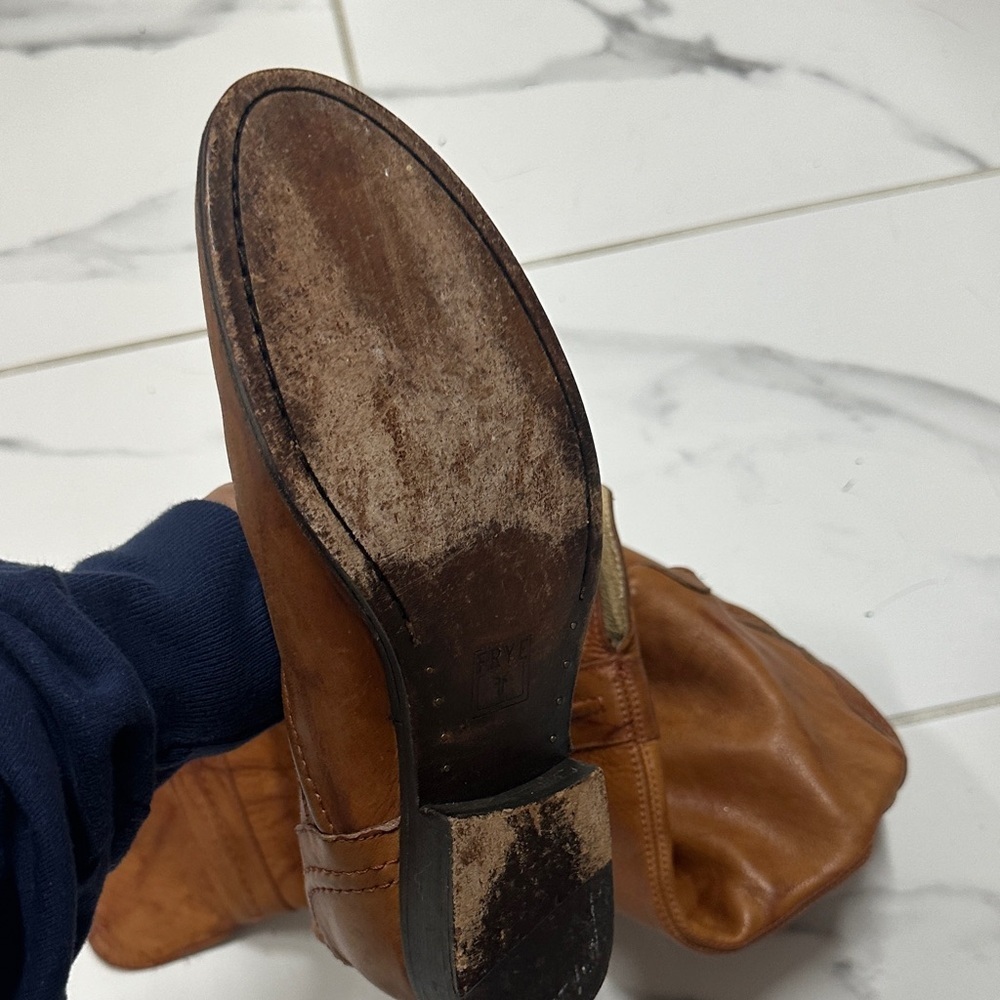 Frye Cream-Tan Leather Boot Interior Label Detail - Picture 3 of 4